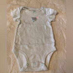 Carter’s Baby girl onesie size 6M